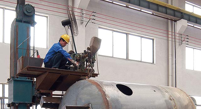 全自动焊接设备,工作效率高、焊缝平整、线条清晰